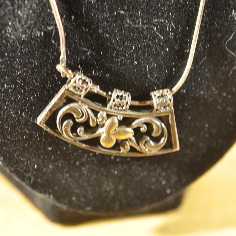 Vintage Women's Stamped .925 Italy Silpada Curved Floral Slide Necklace Classic